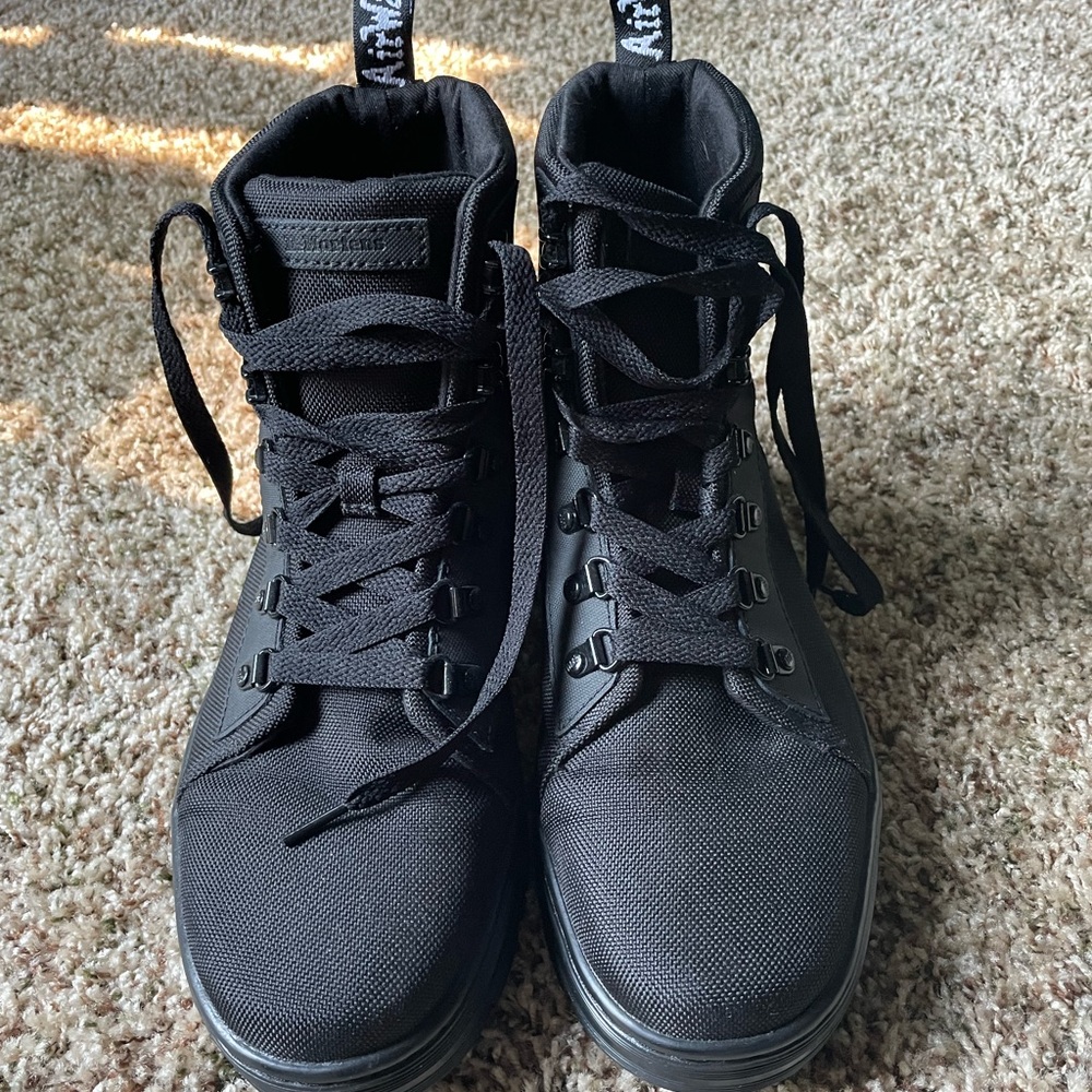 Women’s Doc Martens Size 10